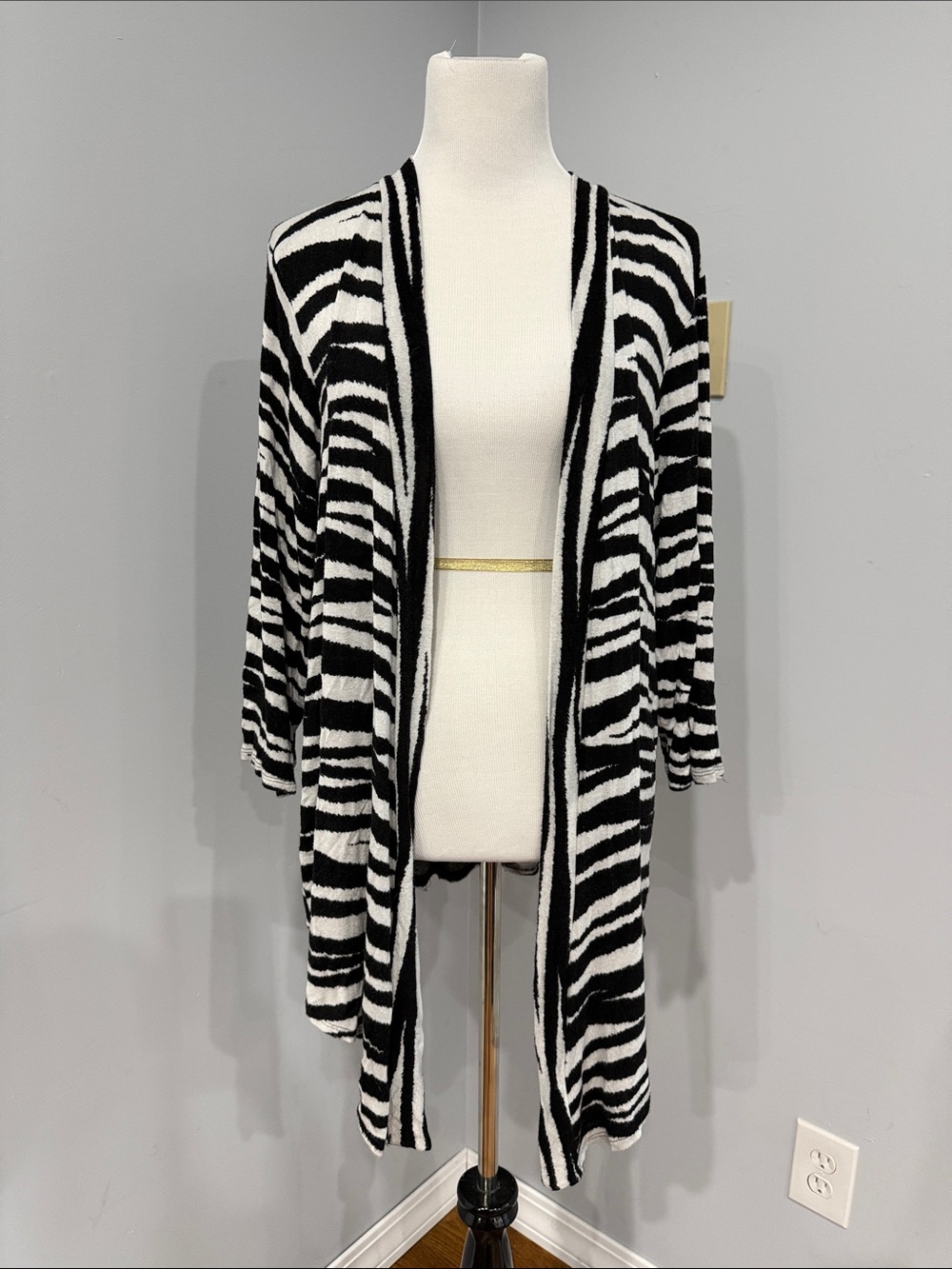 Torrid Open-Front Zebra Print Cardigan Sweater - Black & White